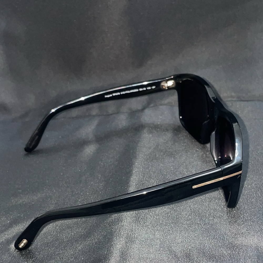 Tom Ford Polarized Sunglasses, TR001026 - Picture 5 of 16